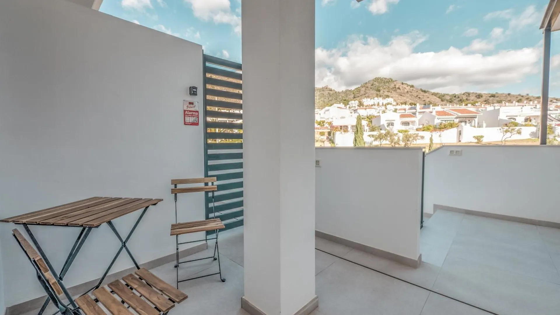 Σπίτι διακοπών Modern Townhouse With 3 Terraces, Pool And Views Βίλα Nerja