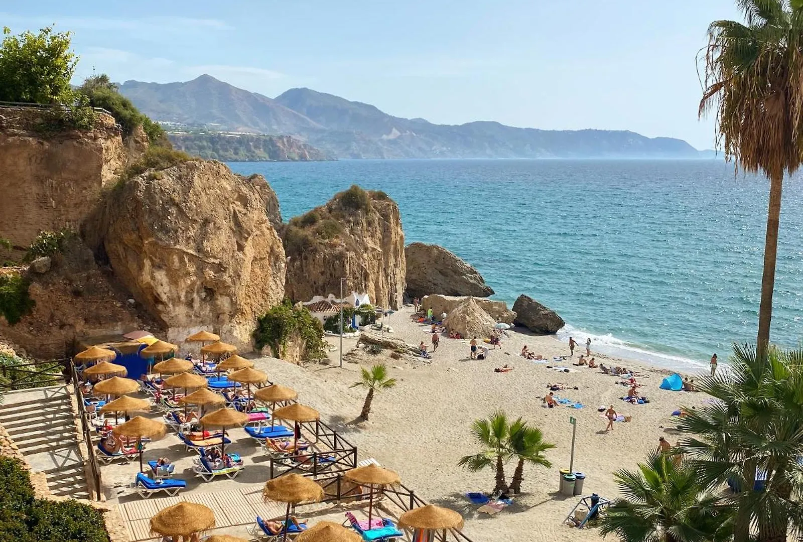 Modern Townhouse With 3 Terraces, Pool And Views Βίλα Nerja