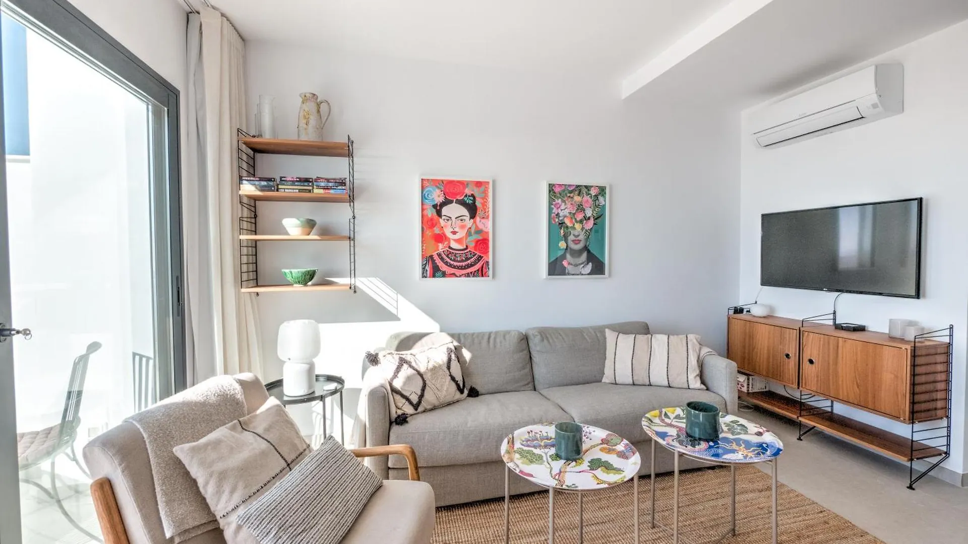 Modern Townhouse With 3 Terraces, Pool And Views Βίλα Nerja