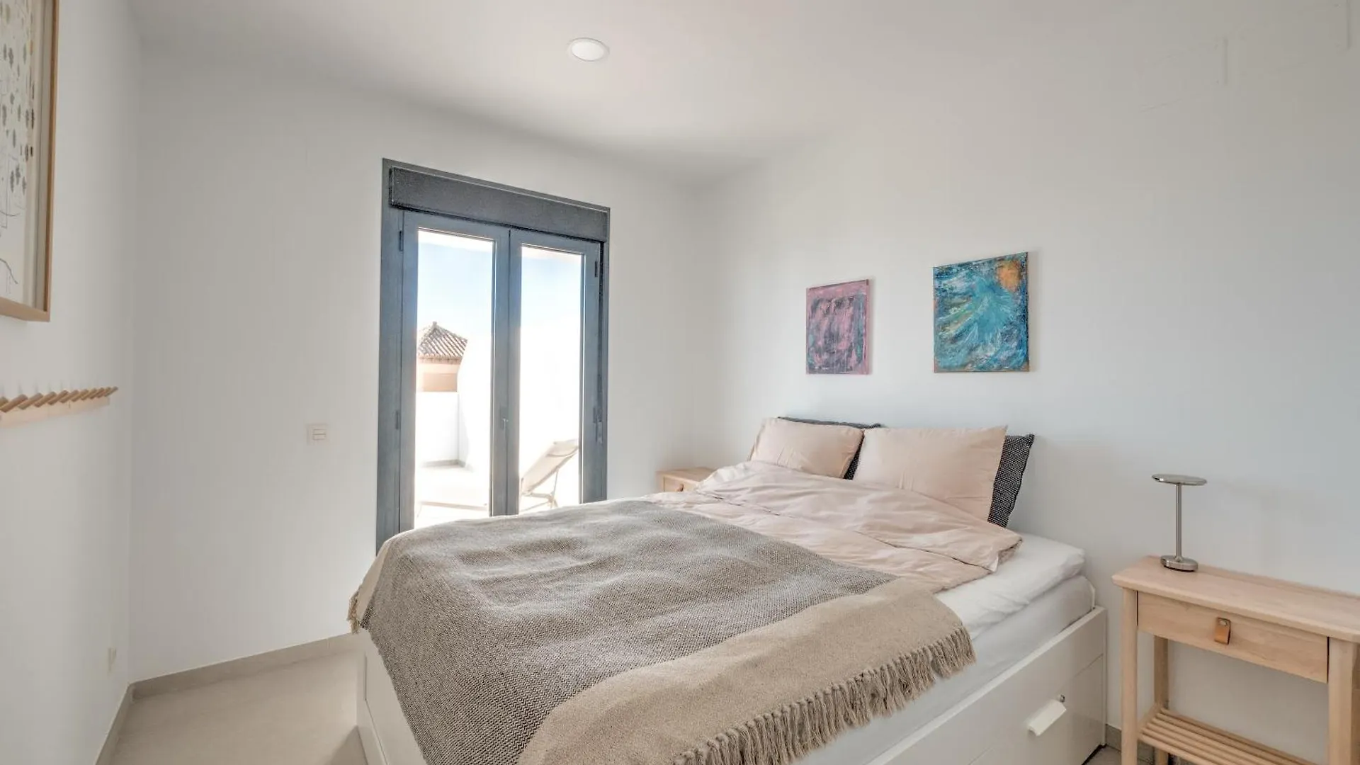 Modern Townhouse With 3 Terraces, Pool And Views Βίλα Nerja