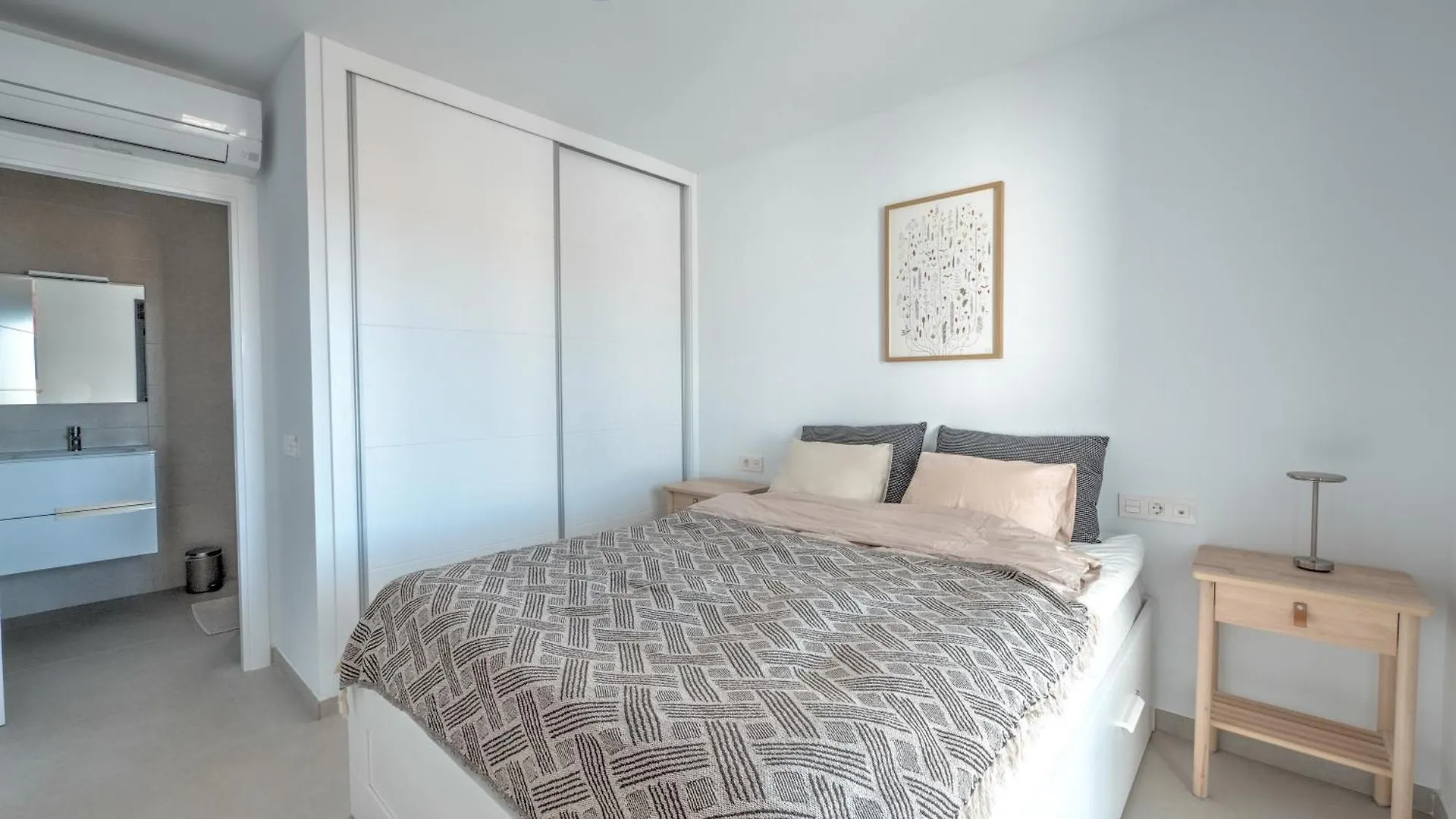 Modern Townhouse With 3 Terraces, Pool And Views Βίλα Nerja Ισπανία