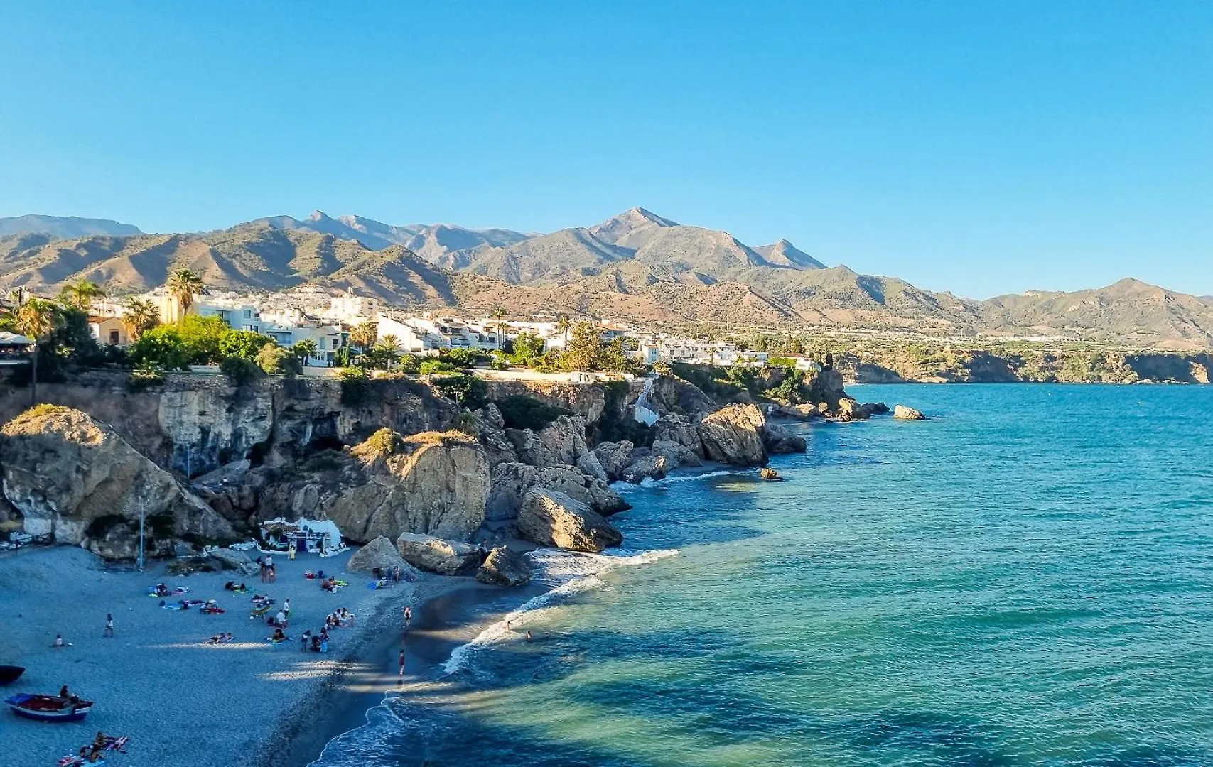 Modern Townhouse With 3 Terraces, Pool And Views Βίλα Nerja 0*,  Ισπανία