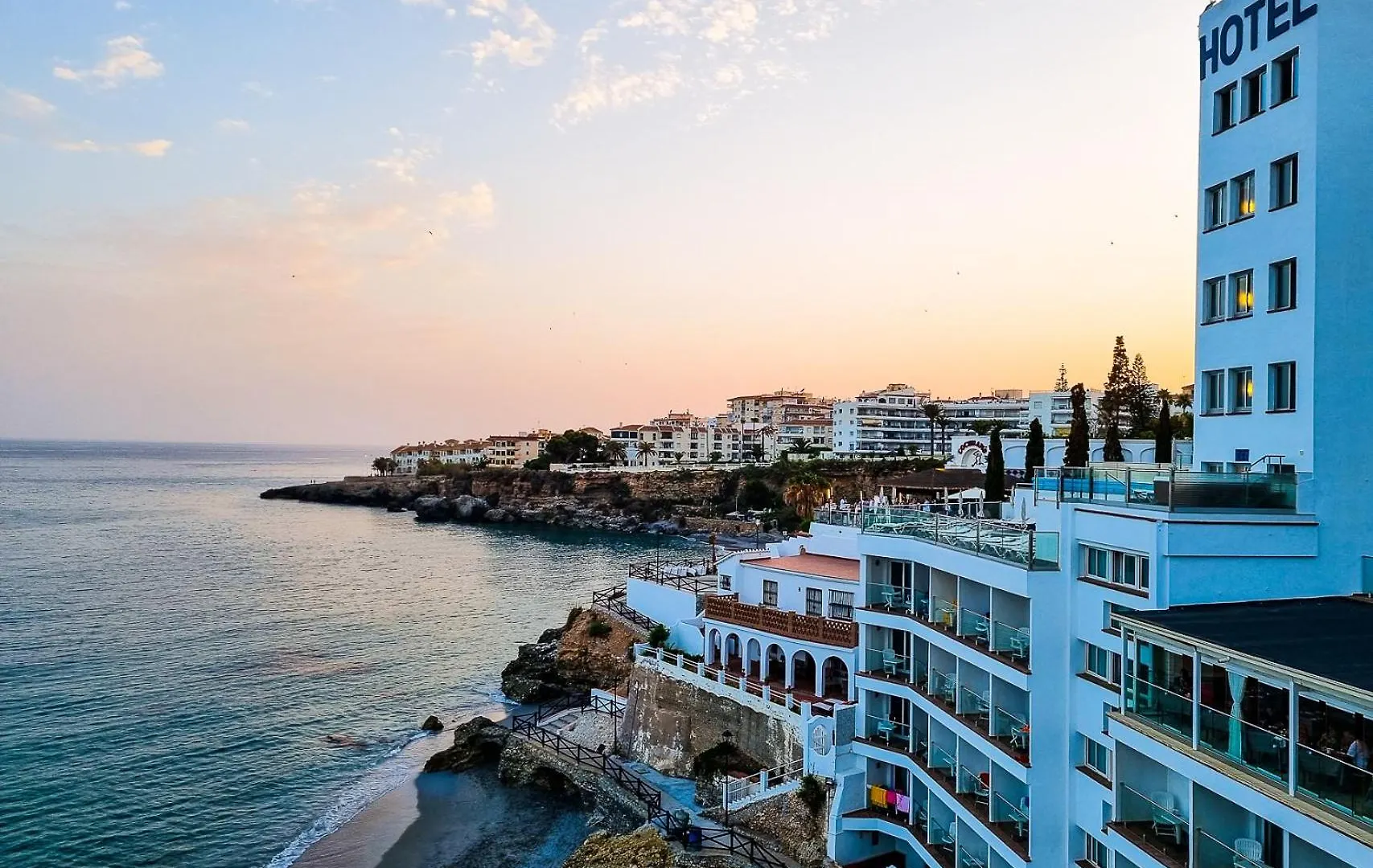 Modern Townhouse With 3 Terraces, Pool And Views Βίλα Nerja Σπίτι διακοπών