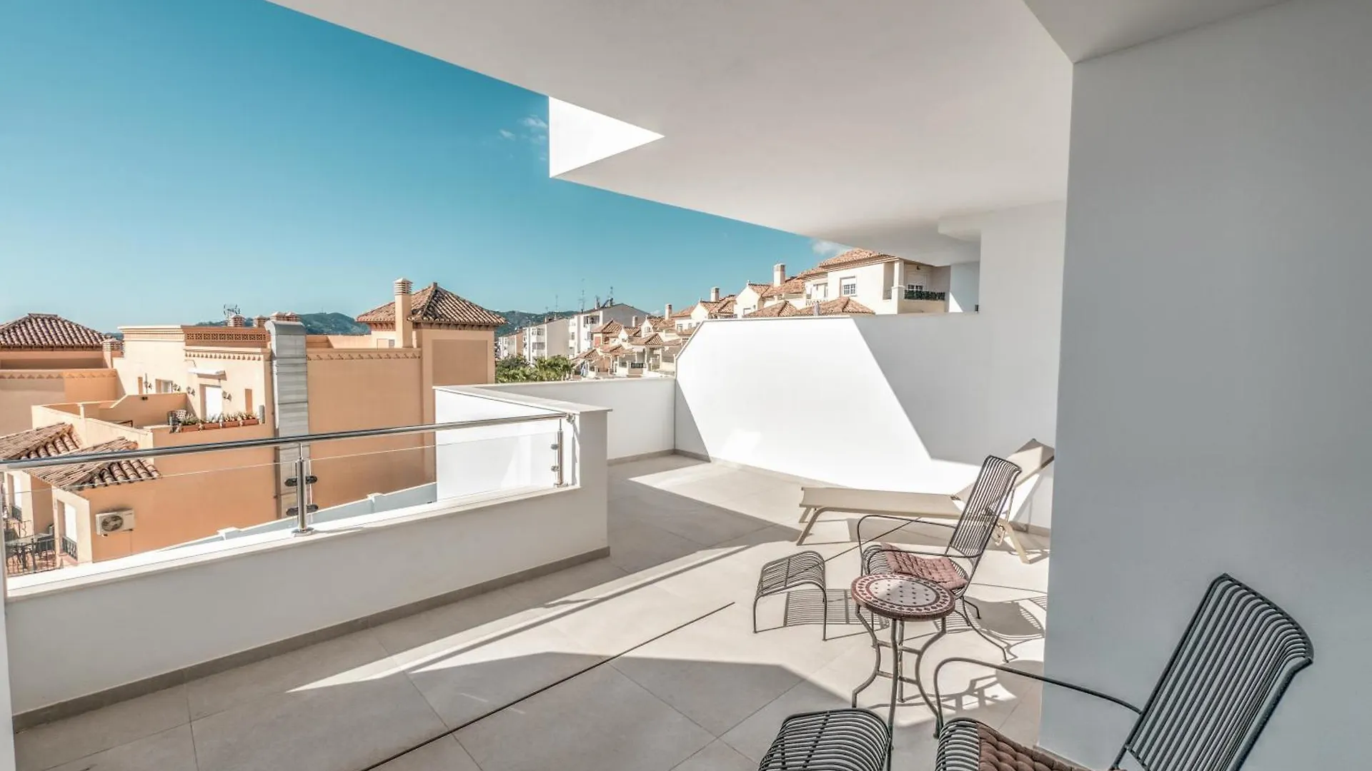 Modern Townhouse With 3 Terraces, Pool And Views Villa Nerja Spanien